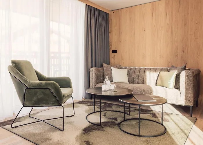 Отель Schoene Aussicht Зёльден