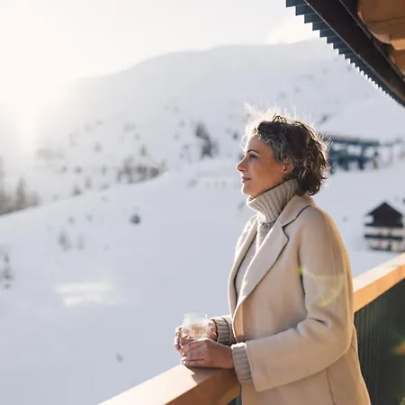 Schoene Aussicht فندق