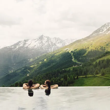 Schoene Aussicht Hotell 4*