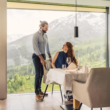 מלון Schoene Aussicht זולדן