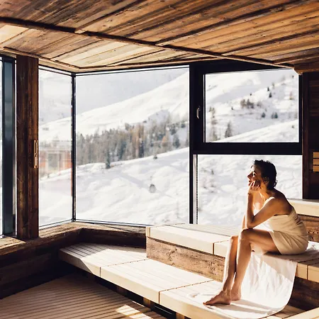 Schoene Aussicht מלון