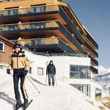 Schoene Aussicht מלון 4*