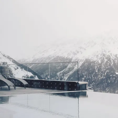 Hotel Schöne Aussicht 4*