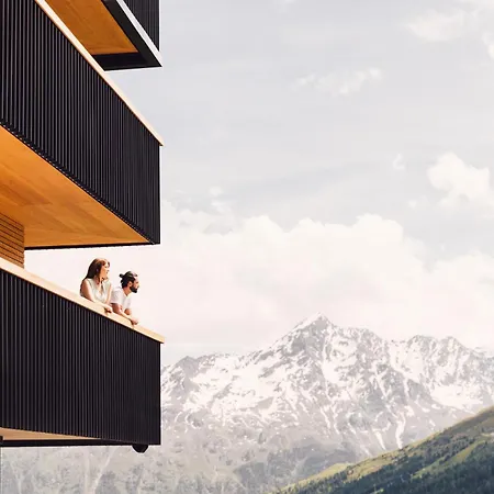 Schoene Aussicht מלון 4*