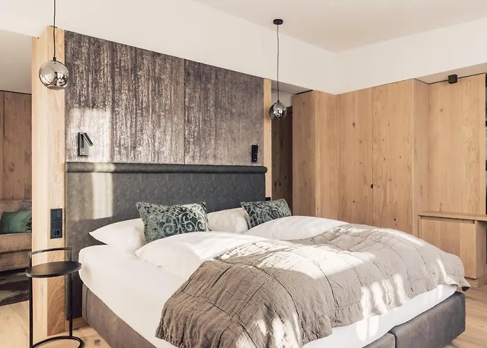 Schoene Aussicht מלון 4*